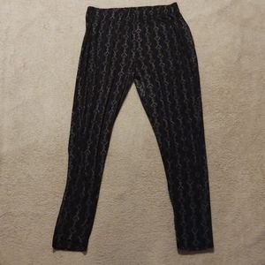 Maurices XL super soft printed leggings